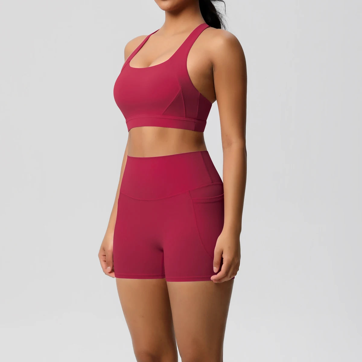 Ensemble Sport 2 pièces avec Poches – Tenue de Yoga Femme | Shorts de Sport & Brassière Croisée | Leggings de Gym