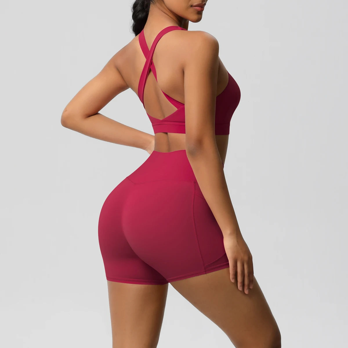 Ensemble Sport 2 pièces avec Poches – Tenue de Yoga Femme | Shorts de Sport & Brassière Croisée | Leggings de Gym