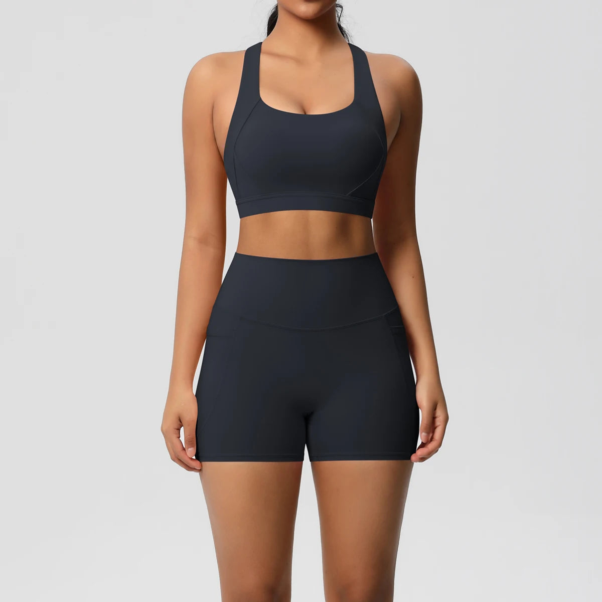 Ensemble Sport 2 pièces avec Poches – Tenue de Yoga Femme | Shorts de Sport & Brassière Croisée | Leggings de Gym