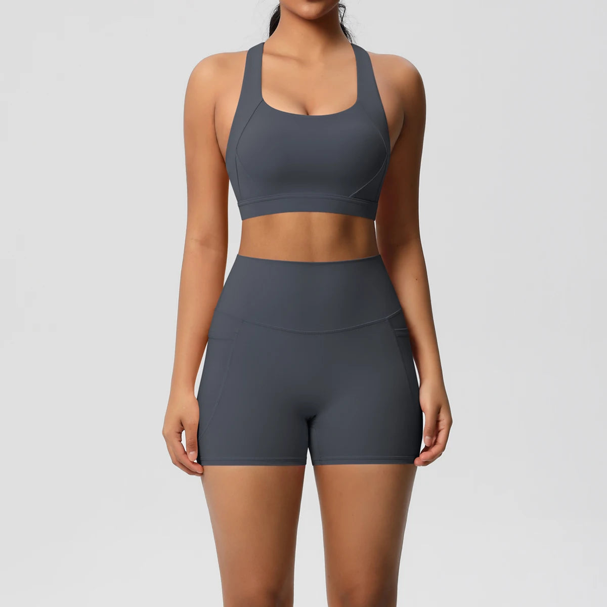 Ensemble Sport 2 pièces avec Poches – Tenue de Yoga Femme | Shorts de Sport & Brassière Croisée | Leggings de Gym